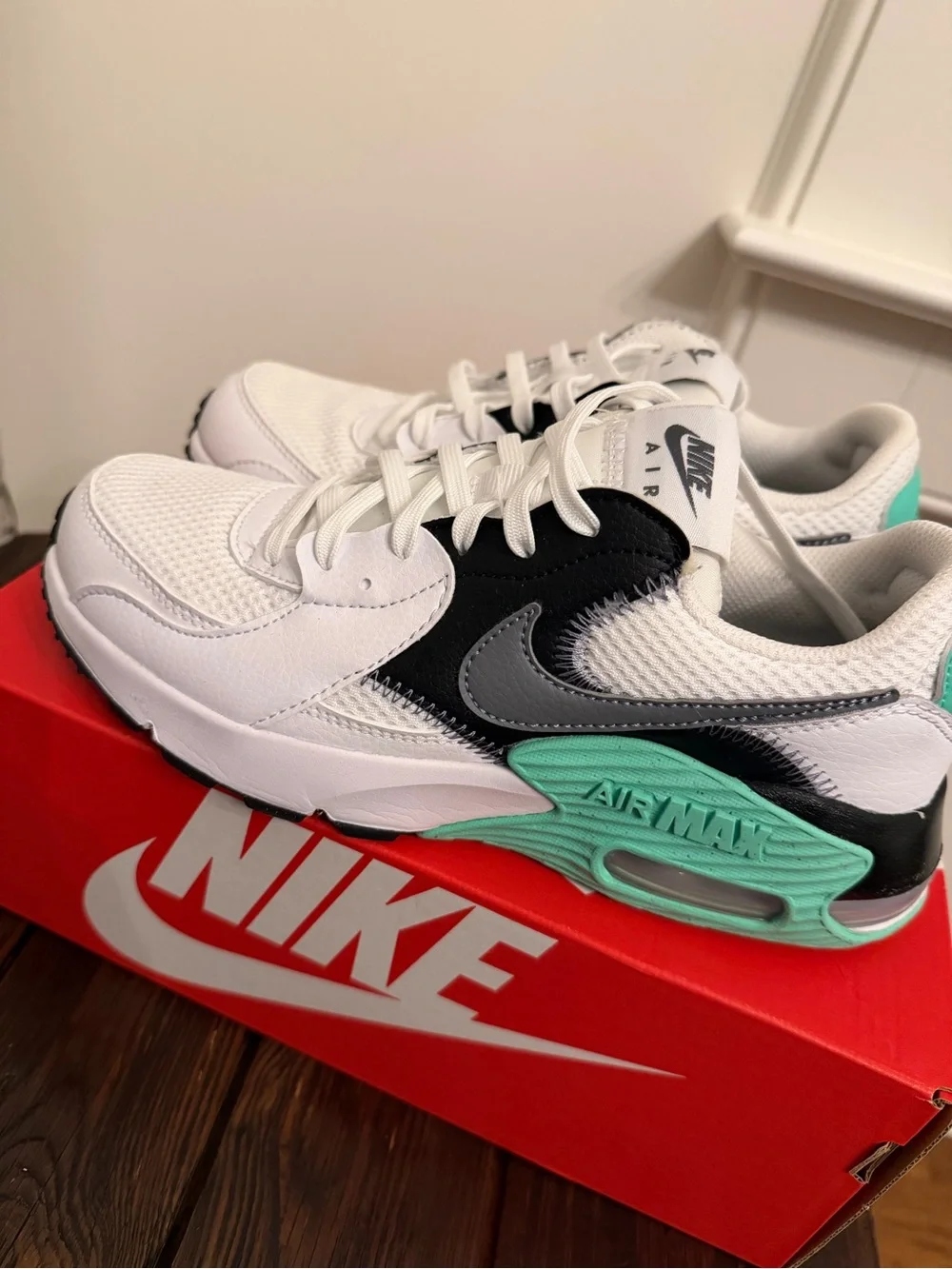 Nike Air Max in White, Black & Mint